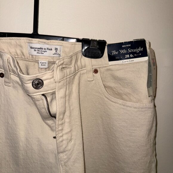 Abercrombie Curve Love Mid Rise 90s Straight Jeans - White size 28 long (6 long) - Picture 2 of 3